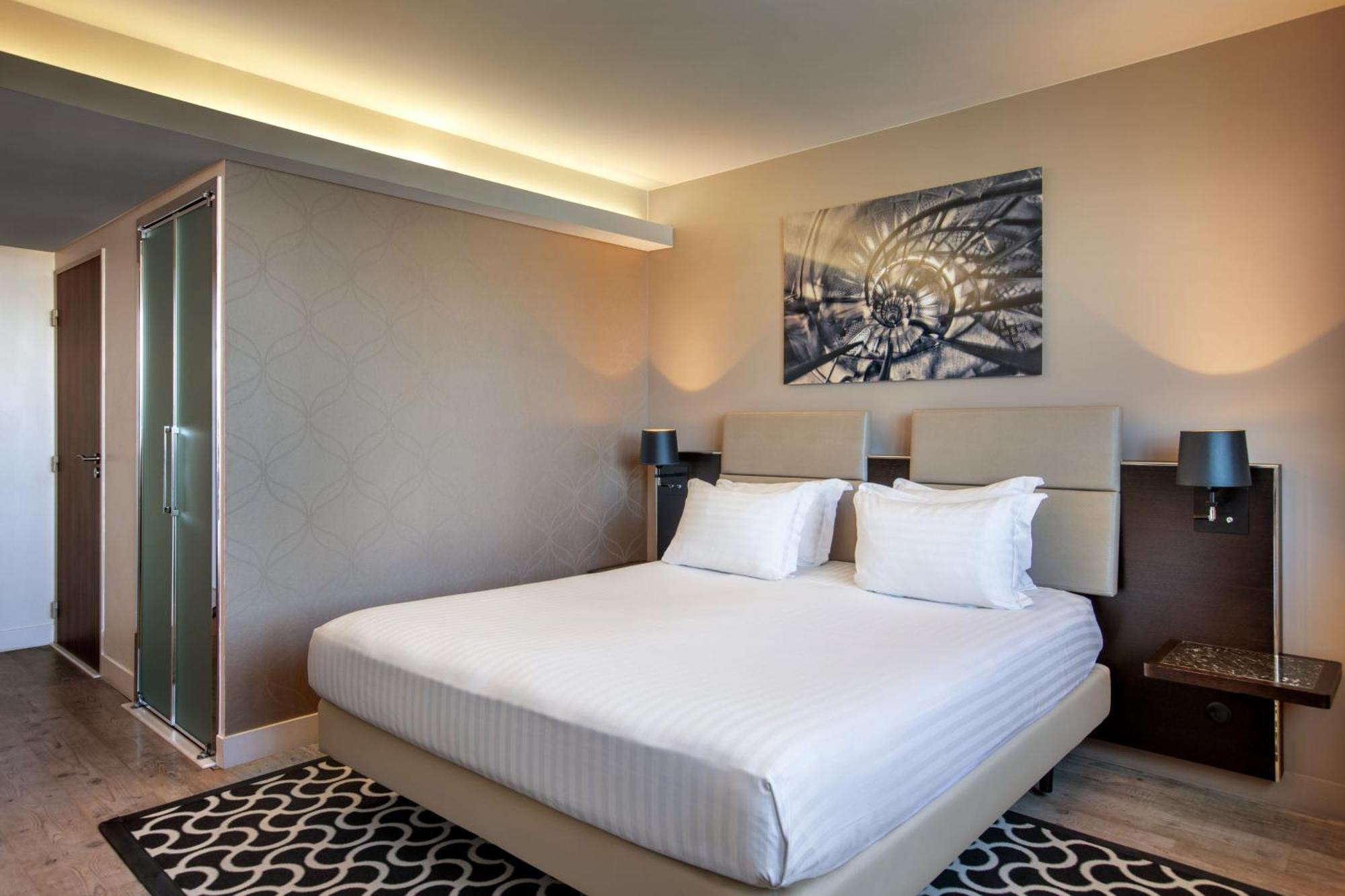 Ac Hotel Paris Porte Maillot By Marriott Экстерьер фото