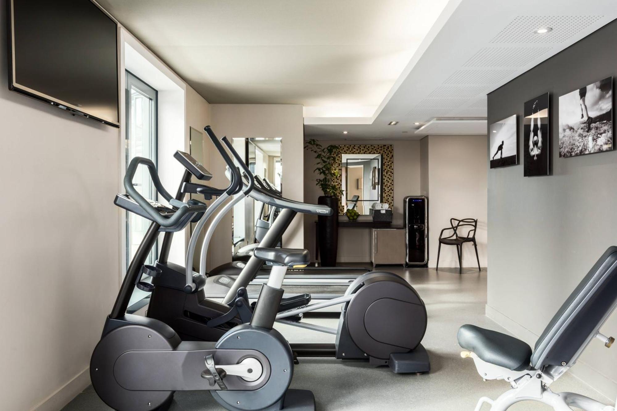 Ac Hotel Paris Porte Maillot By Marriott Экстерьер фото